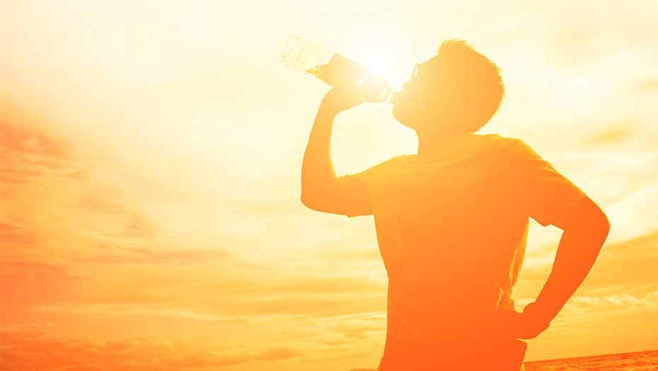 Imagen del agotamiento por calor y otros riesgos para la salud relacionados con el calor